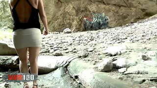 ���ြောနေသောအမျိုးသမီးအဘို့အစောင့်ဆိုင်းနေသူတို့ရဲ့အခွင့်အရဂရု