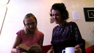 Lesbo hoorad kuradi - karvane põõsas