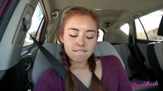 Nadržaný Coura nemôžem Prestať Hrať S Mačička v Aute a Verejnosťou: Brandibraids