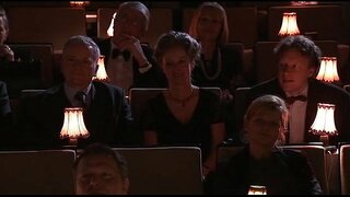 Celia Jones-ຍິງມັກແມ່ນສະແດງມີການແກ້ແລະເປັນ baseballbat