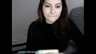 ���ेक्सी लड़की फ़्लैश स्तन webnudecam.com