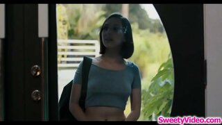 Sexy masseuse skêr met haar lesbiese kliënt