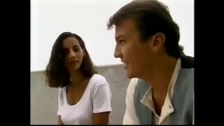 ���ေသော Monet မင်းလာျပူနှင့်အတူလူငယ်တစ်ဦးယောက်ျား